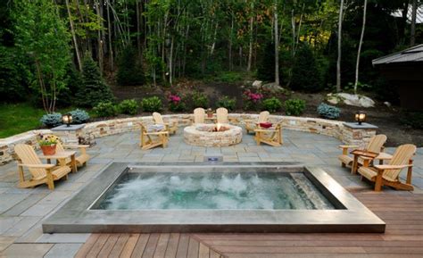 Hot Tub Outdoor Design | Backyard Design Ideas