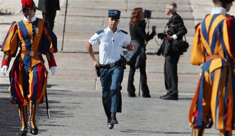 Vatican City PD: Gendarmes continue centuries-old military tradition ...