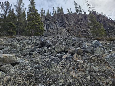 Obsidian cliff, Yellowstone : r/geology