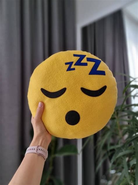 Sleepy Smiley Face Emoticon