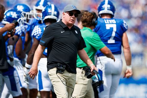 Mark Stoops Adjusting to 'New World' of College Football, Transfer ...