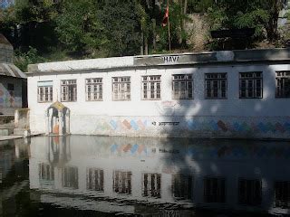 CHINAR SHADE : ANANTNAG TOWN OF KASHMIR