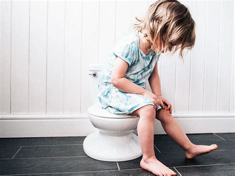 Toddler struggling to poop: Causes and more