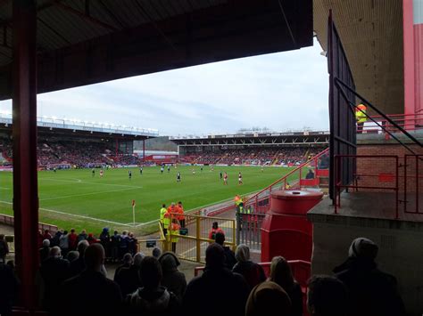 Extreme Football Tourism: ENGLAND: Bristol City FC