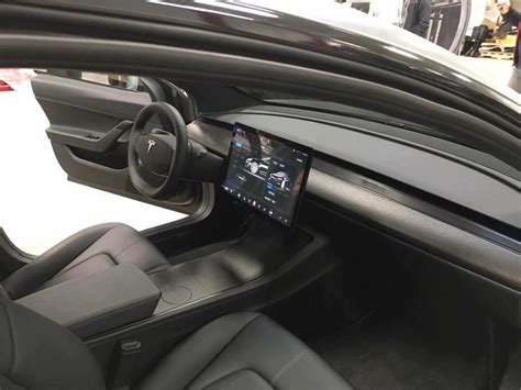 New Tesla Model 3 Interior Shots Show Us Just How Eerily Its Design Still Looks - autoevolution