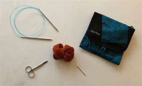 The Circular Knitting Needles Tutorial – How to cast on, knit, and bind off – Don't Be Such a Square