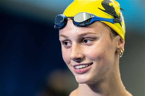 McIntosh wins gold in women's 200m butterfly at 2023 Worlds