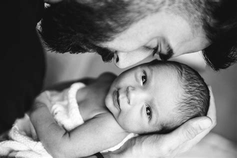 Newborn Baby Photoshoot With Parents - Baby Viewer