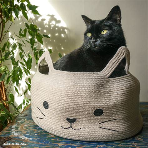 14 DIY Cat Beds For A Comfy Kitty Nap - Shelterness