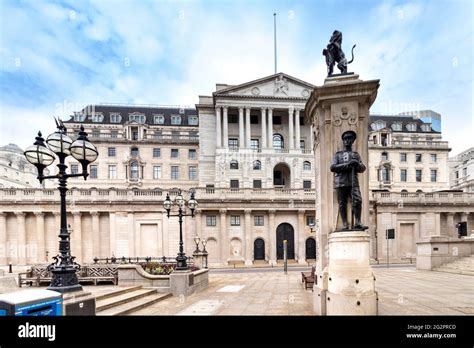 LONDON ENGLAND BANK OF ENGLAND BUILDING THREADNEEDLE STREET AND LONDON ...