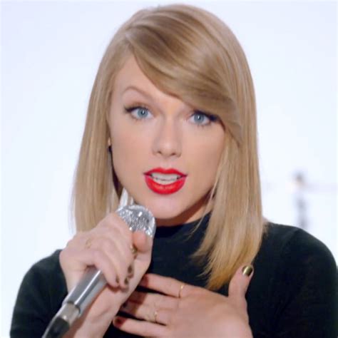 13 Best Moments From Taylor Swift's "Shake It Off" Video