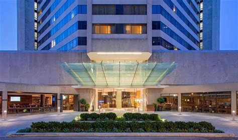 Hyatt Regency Louisville - 145 Photos & 83 Reviews - Hotels - 311 S 4th St, Fourth Street ...