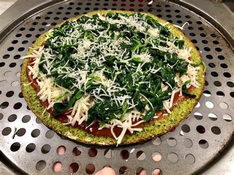 Homemade Spinach Pizza - The Skinny Guinea