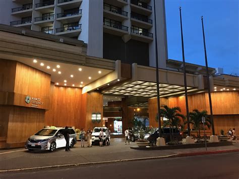 Review: Hyatt Regency Waikiki Beach - Live and Let's Fly