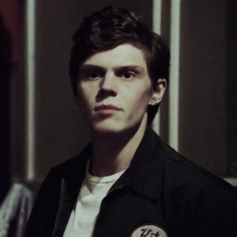 Evan Peters as Kit Walker in American Horror Story Season 2 Asylum (AHS S2) Hot / Cute ...