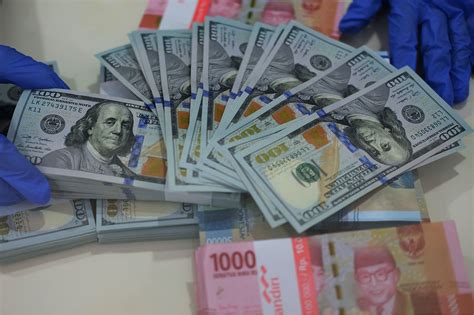 Kurs Dolar Hari Ini : BI Tahan Suku Bunga Acuannya, Rupiah Dibuka ...