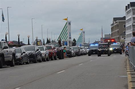 If You Wait for a Parking Spot on Hampton Beach, You're a Jerk