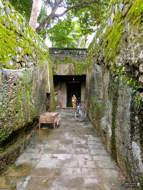 Cycling to Jogeshwari Caves, Mumbai