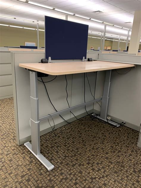 STEELCASE | SERIES 5 HEIGHT-ADJUSTABLE DESK – Storr PreOwned