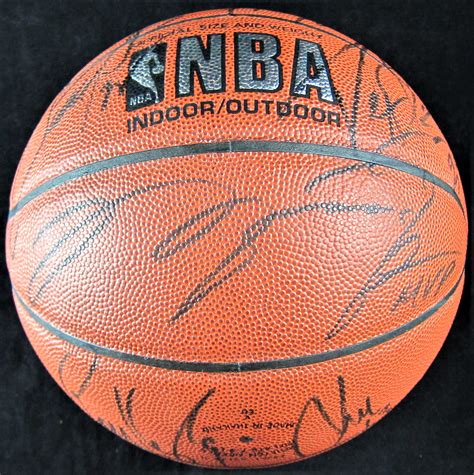 1998 Chicago Bulls Team Signed Basketball - Memorabilia Center