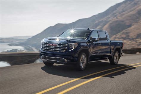 Updated 2022 GMC Sierra Adds Denali Ultimate, AT4X Trim Levels - Motor ...