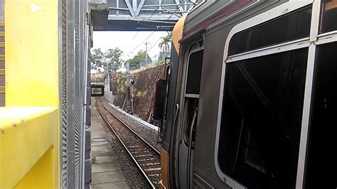 Queensland Trains: Interesting Bowen Hills departure - YouTube