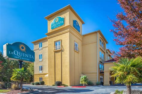 La Quinta Inn & Suites by Wyndham Atlanta-Union City | Union City, GA Hotels