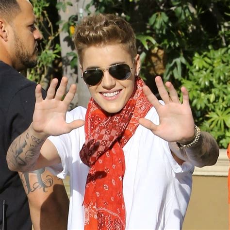 Video: Justin Bieber Meets Fans, Leaving The Four Seasons Hotel In ...