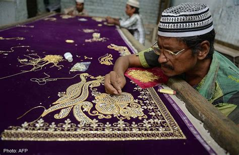 Why Visit Lucknow's Chikankari Artists' Community? - India Chalk