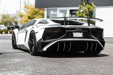 White Lamborghini Aventador SV - Brixton Forged™