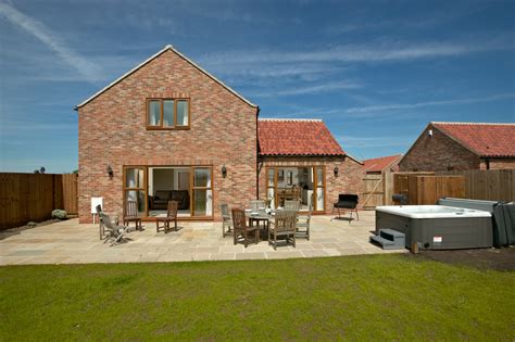 Contemporary Yorkshire Cottages, Hot Tub - Acacia Cottages