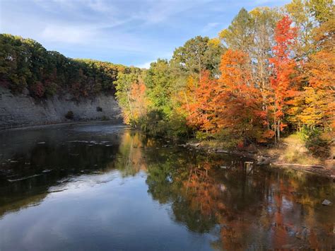 Gorgeous view near Rocky River Nature Center! : Cleveland