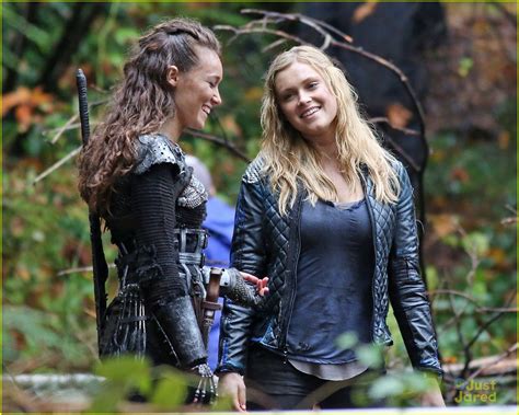 The 100 CW - Eliza Taylor and Alycia Debnam-Carey, Clarke Griffin and ...