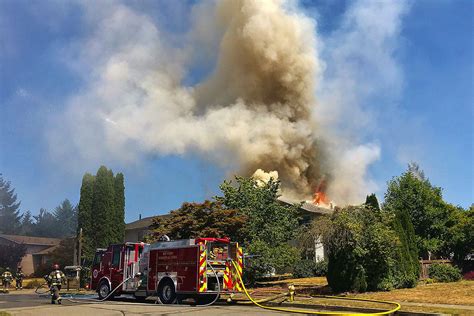 Smoke from Highlands fire seen for miles | Renton Reporter