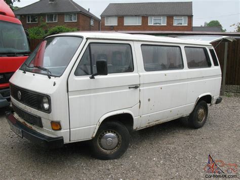 VW T25 Caravelle - 9 seater