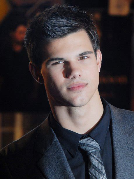 16 Pics Of Taylor Lautner's INSANE Body Transformation That'll Give You ...