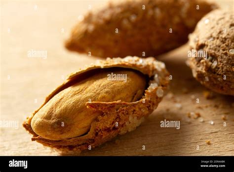 roasted, shelled and salted almonds Stock Photo - Alamy