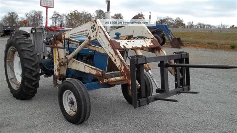 Ford 4600 Tractor W/loader