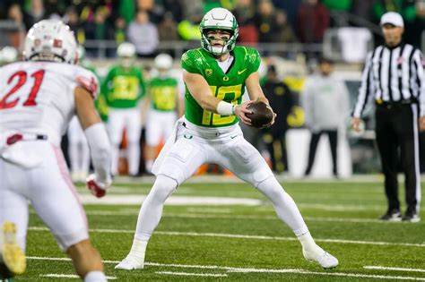 Oregon Ducks quarterback Bo Nix’s right ankle ‘a lot better’ than a ...