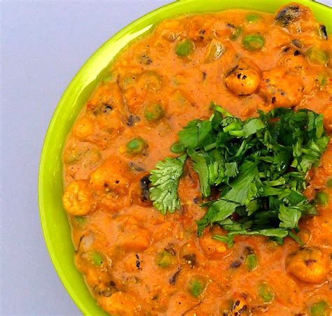 Phool Makhana Curry - Holy Cow! Vegan Recipes