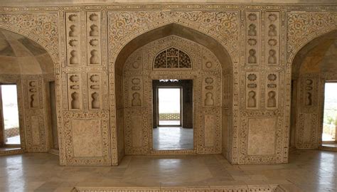 Explore Agra Fort And Learn The Historical Essence Of India In 2023