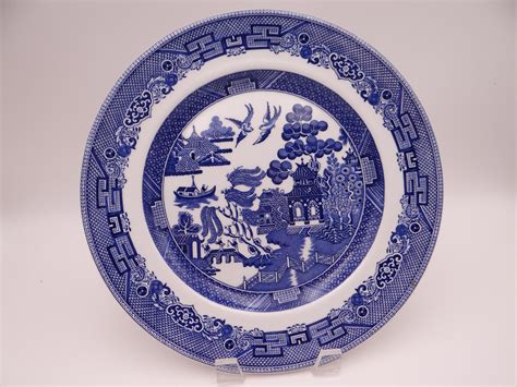 Blue and White Willow Ware Dinner Plate – Johnson Bros? | Blue and white dinnerware, Blue willow ...