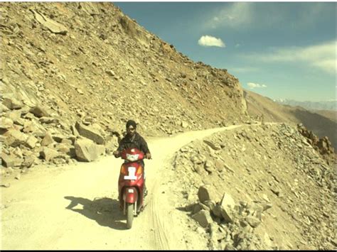 YObykes electric scooter conquers Khardung La -world’s highest ...