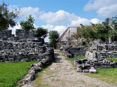 Plaza Central | El Cedral Mayan Ruins Isla Cozumel, Quintana… | Flickr