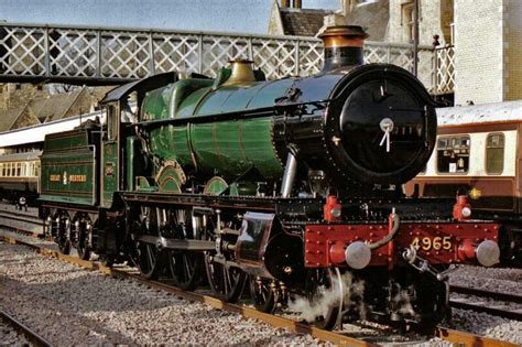 BR (GWR) Hall class 4-6-0 No 4965 'Rood Ashton Hall' | Steam locomotive, Steam engine trains ...