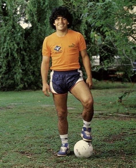 20 Rare Photographs of a Very Young Diego Maradona From the Late 1970s ...