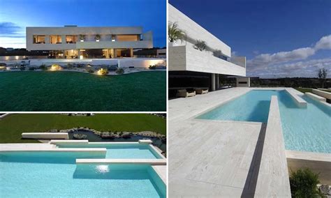 Cristiano Ronaldo house and car collection. Luxurious king-like life of ...