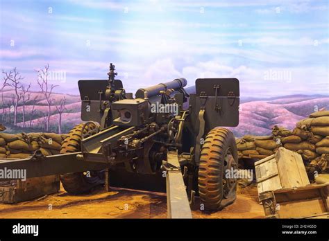 M114 155mm howitzer hi-res stock photography and images - Alamy