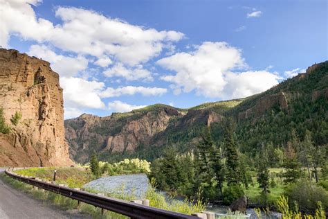 Yellowstone East Entrance: The Most Scenic (and Least Busy)