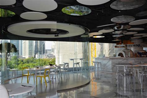 Modern Restaurant Flooring: Top 3 Best Floors 2017